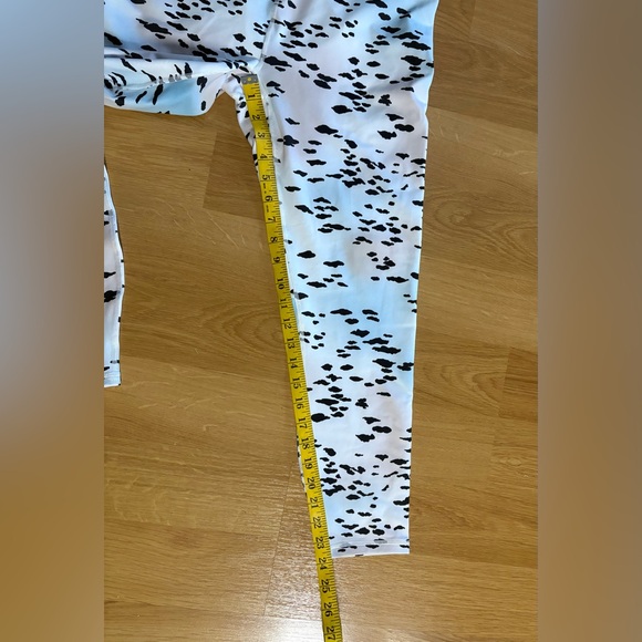 Fabletics Monochrome Patterned PowerHold Leggings - Picture 7 of 11